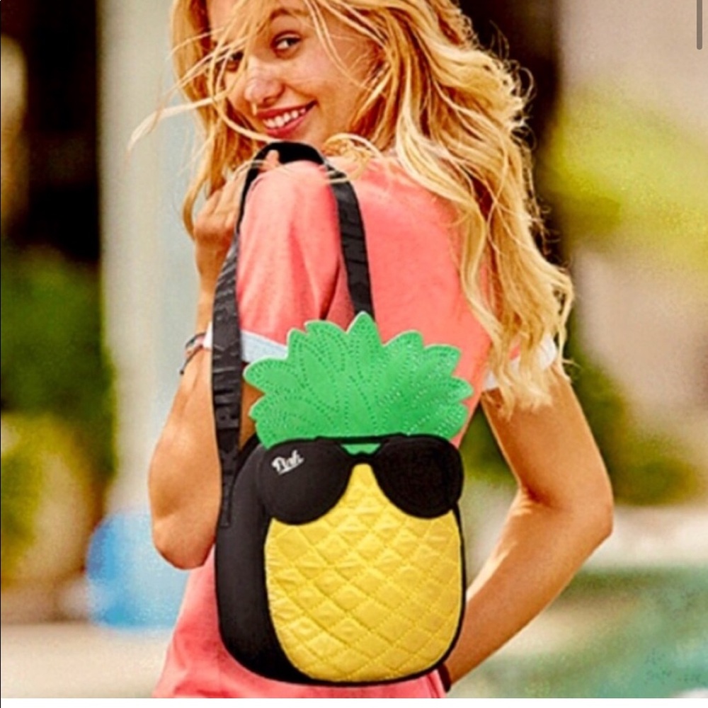 NWT  Pink Victoria Secret pineapple lunch cooler tote